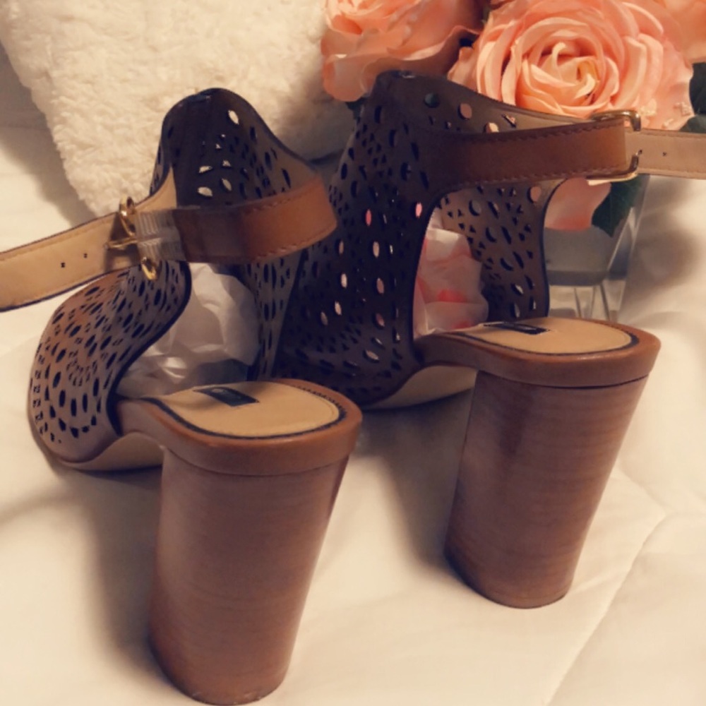 Nude Heels - Picture 3 of 4